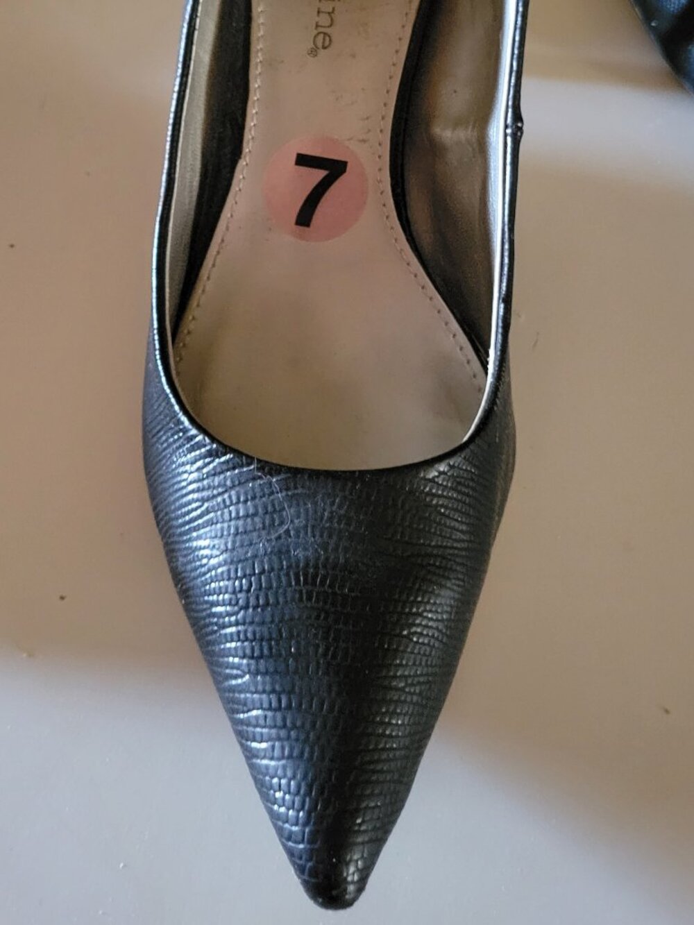 Black Pumps